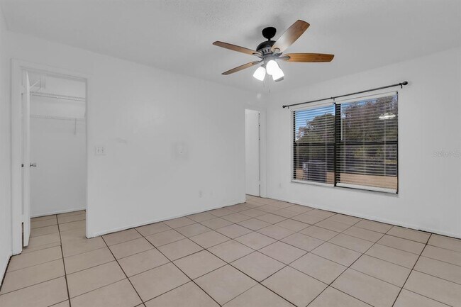 Building Photo - 2432 King Oak Ct