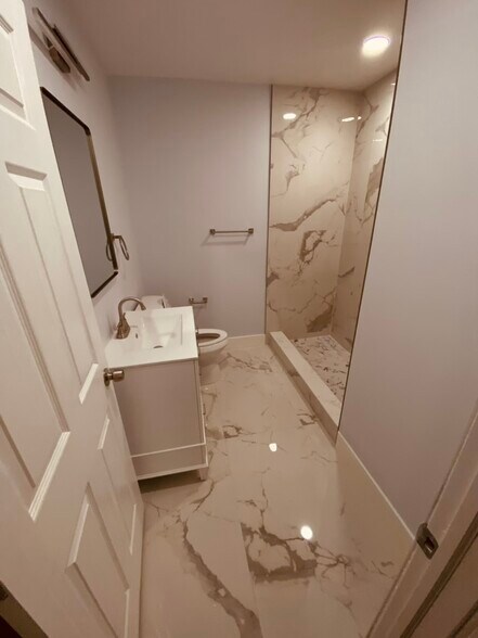 Bathroom 1-5 - 131 W Atwater Ave