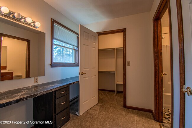 Building Photo - 414-416-416 Melrose Ave