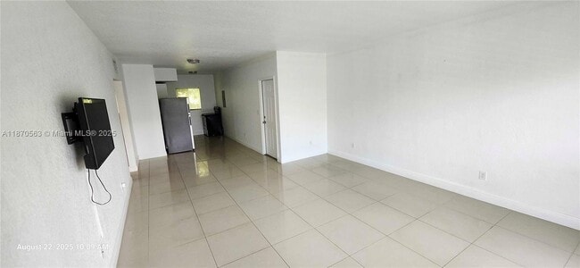 Building Photo - 9800 E Bay Harbor Dr