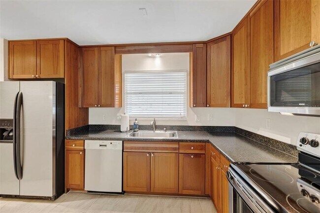 Building Photo - 2700 Bayshore Blvd