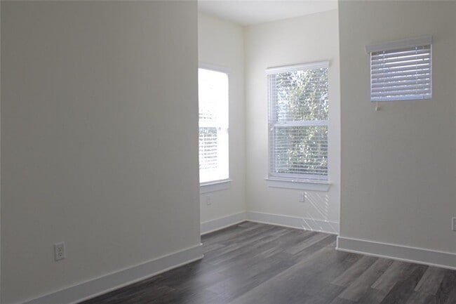 Building Photo - 7113 Sienna Rouge Path