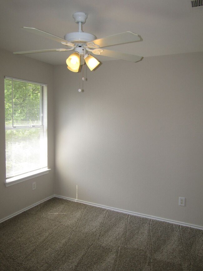 Building Photo - 8508 Apple Carrie Cove