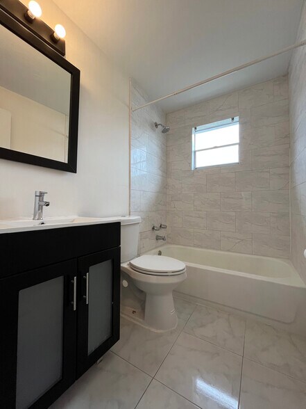 Building Photo - 1610 N 25th St