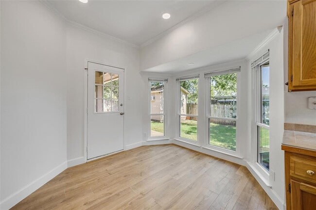 Building Photo - 3602 Hillrock Dr