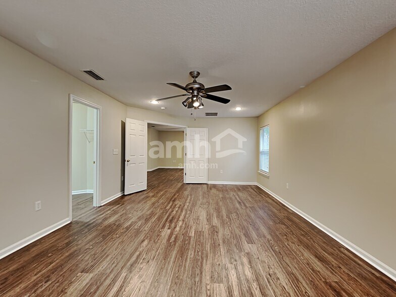 Building Photo - 11659 Spring Board Dr