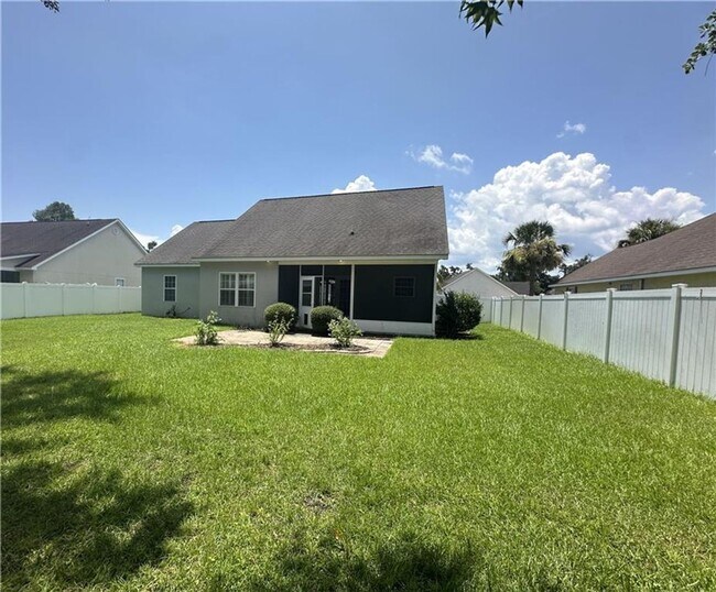 Building Photo - 235 Wellington Pl