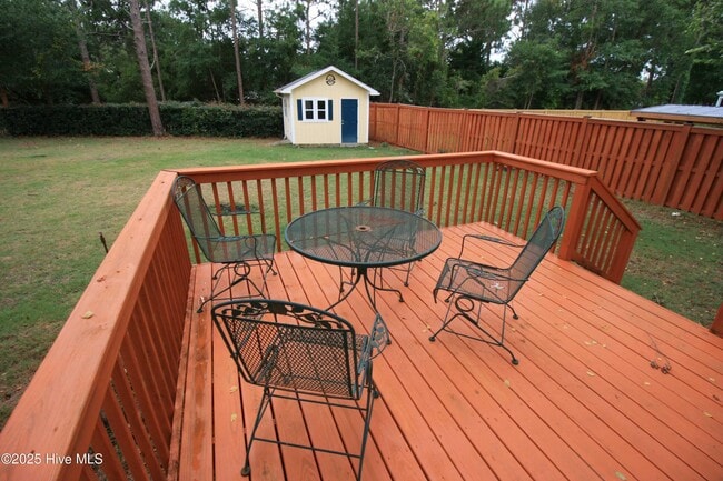 Building Photo - 6935 Lipscomb Dr