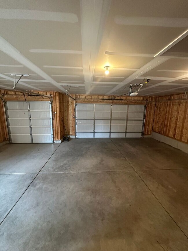 Building Photo - Beautiful 4 Bedroom House in Ault!