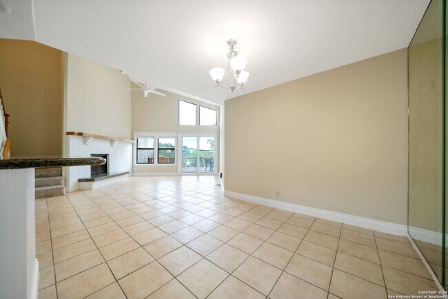 Building Photo - Hill Country Retreat