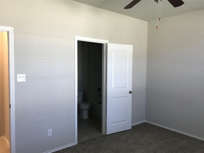 Building Photo - 4427 Aversa Dr