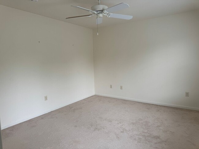 Building Photo - 3 Bedroom Condo in Hanover