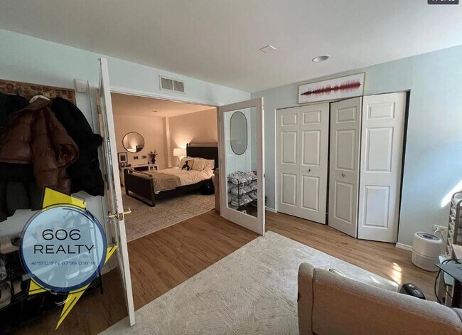 Building Photo - Beautiful, Single Family Townhome, Great Location!!