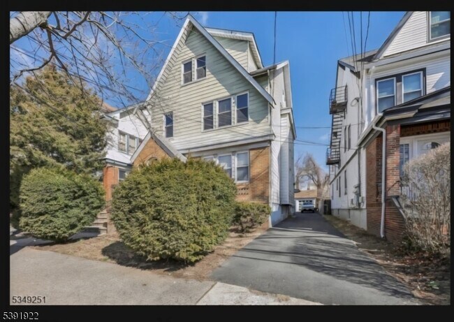 Primary Photo - 35 Cleveland Ave