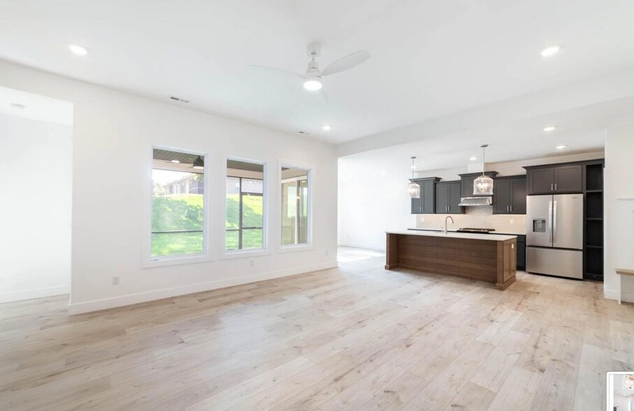 Building Photo - 808 Napa Dr