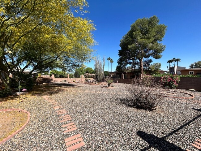 Building Photo - Age Restricted 2 Bd/2 Bath Golf Course Sub...