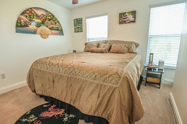 Building Photo - Piney Orchard Townhome