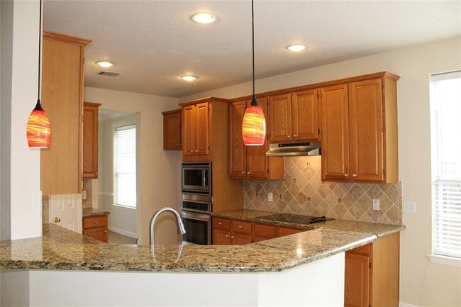 Primary Photo - 6622 High Knoll Dr
