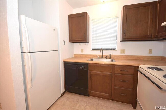 Building Photo - 94 Peachtree Ln