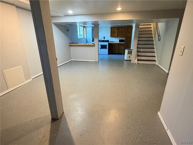 Building Photo - 107 Hadley Dr