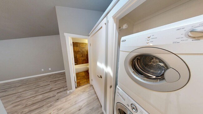 Building Photo - 3460 Madison Ave