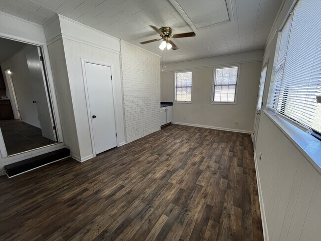 Fourth Bedroom with plenty of space and storage - 714 Woodland Dr S