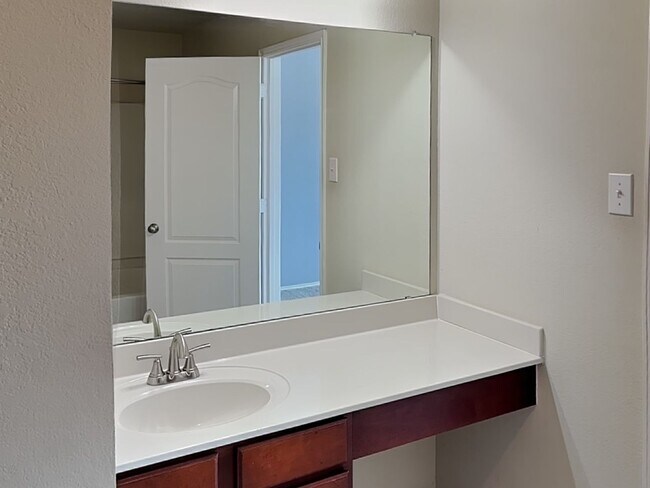 Building Photo - Welcome Home to Brookwood Park!