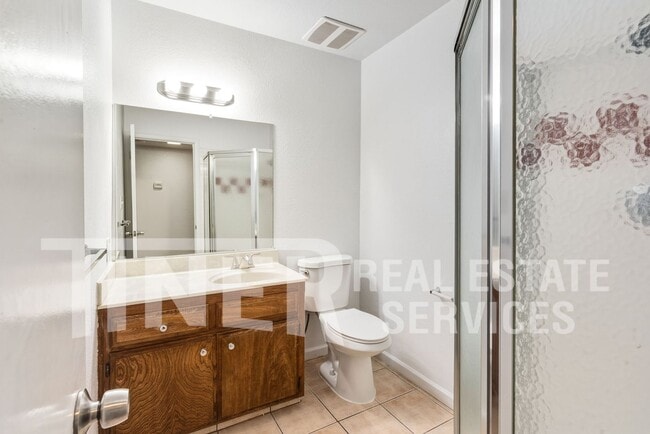 Building Photo - 2 Cinder Ct