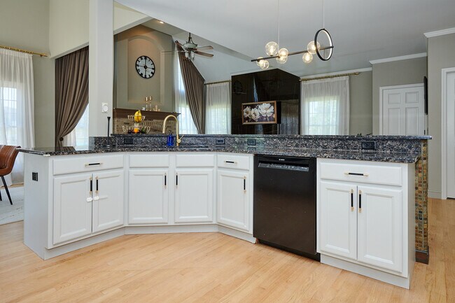 Building Photo - 26300 W Chatham Dr