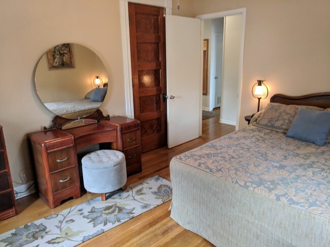 Building Photo - 1027 Cherokee Rd