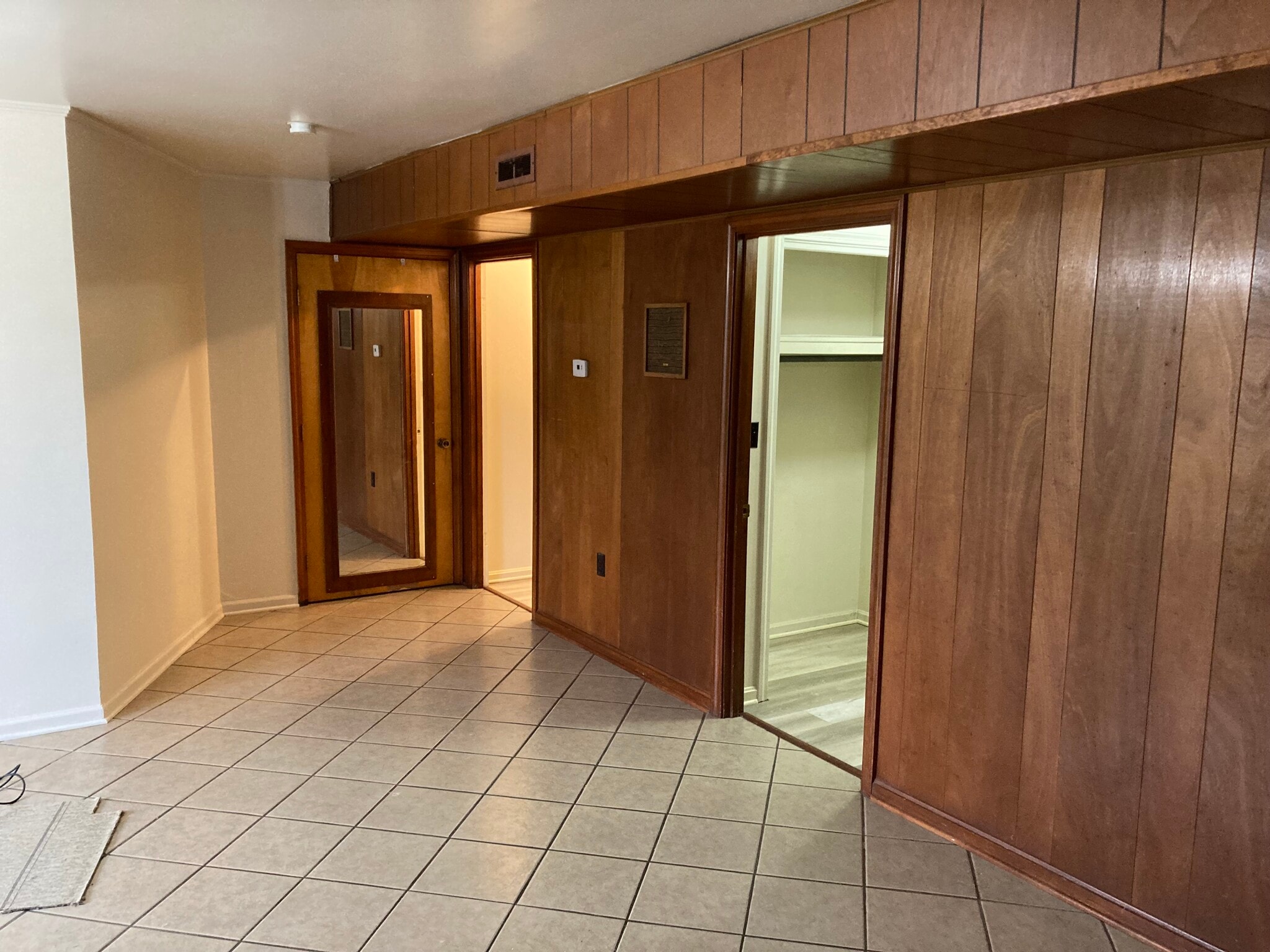 Building Photo - 407 W Stephen Foster Ave