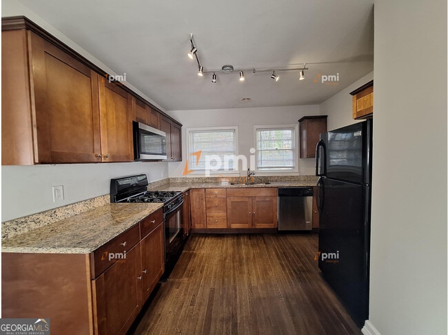 Building Photo - 1487 Woodfern Dr