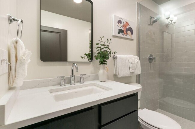 Building Photo - 611 Commerce St