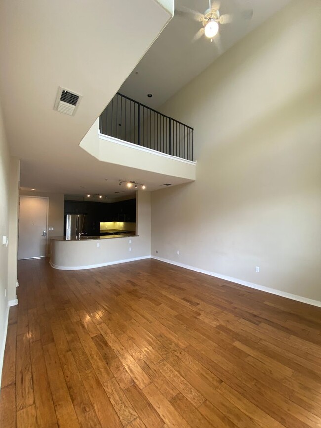 Building Photo - Luxury Condo 2 BED 2 BA at Dublin Elan - W...