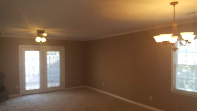 Building Photo - Large Townhome on 44th Avenue