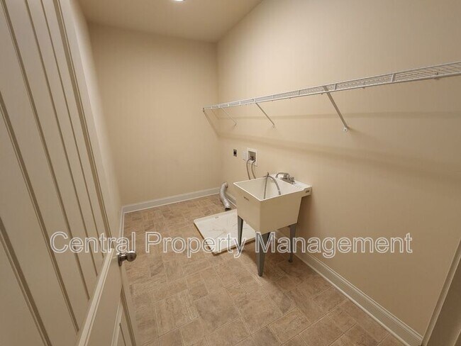 Building Photo - 265 Meadow Blossom Way