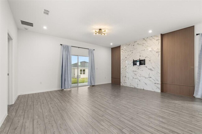 Building Photo - 1267 Normandy Dr