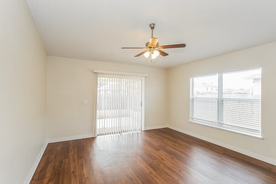 Building Photo - 3003 Valkyrie Rd