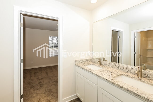 Building Photo - 250 Crababble Rd