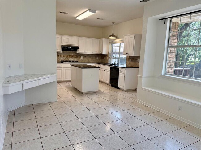 Building Photo - 11112 Marden Ln