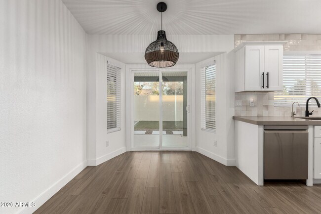 Building Photo - 705 S Monterey St