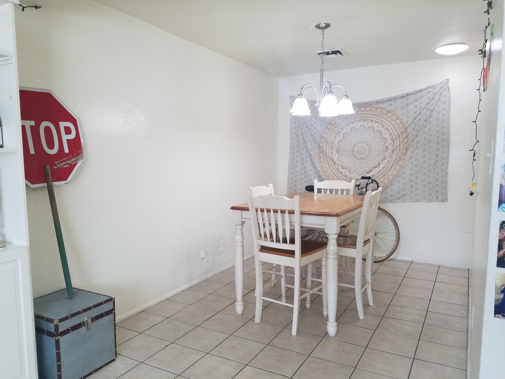 Dining Area - 1409 E Elm St