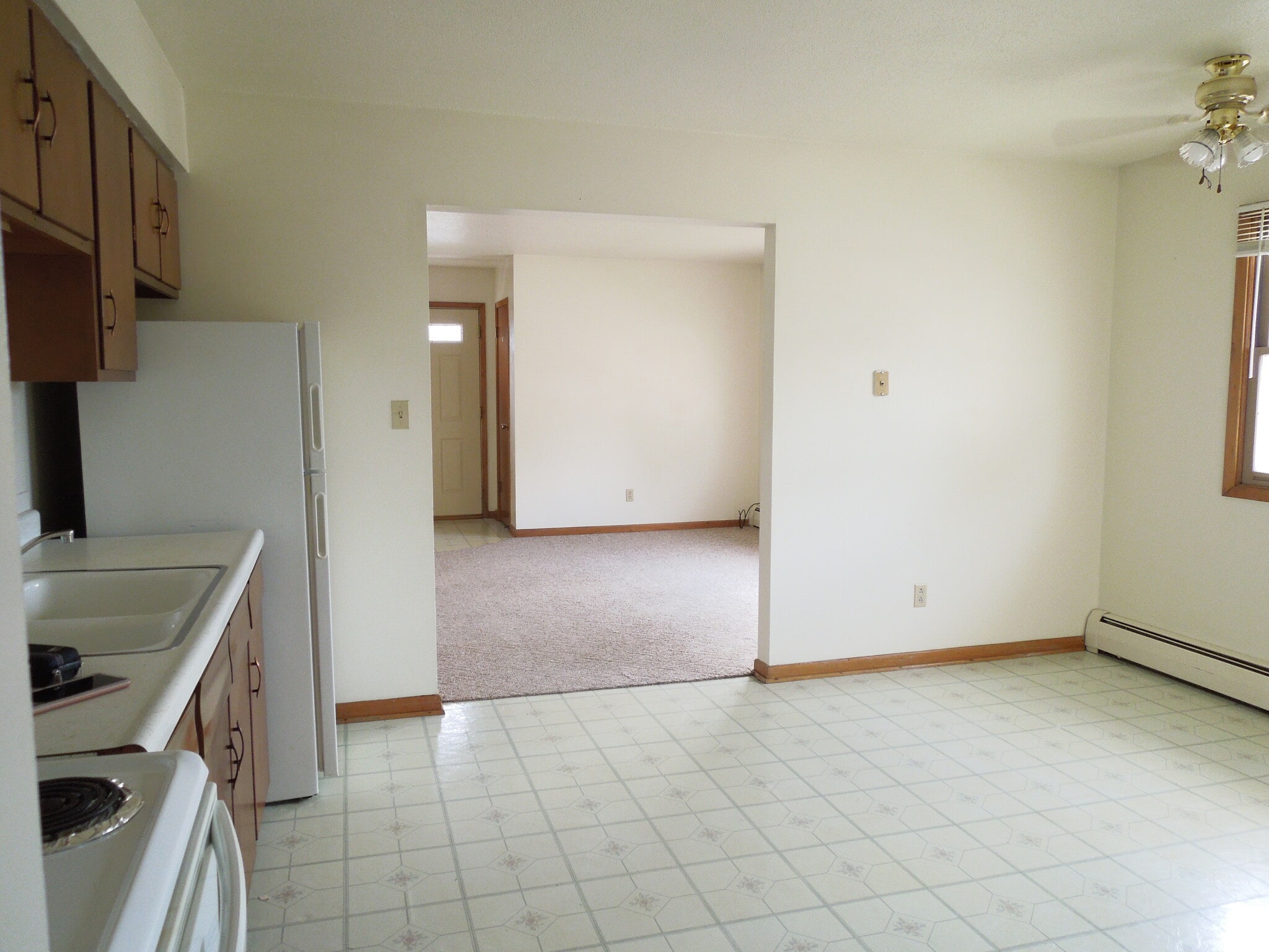 Building Photo - 227 Plymouth St