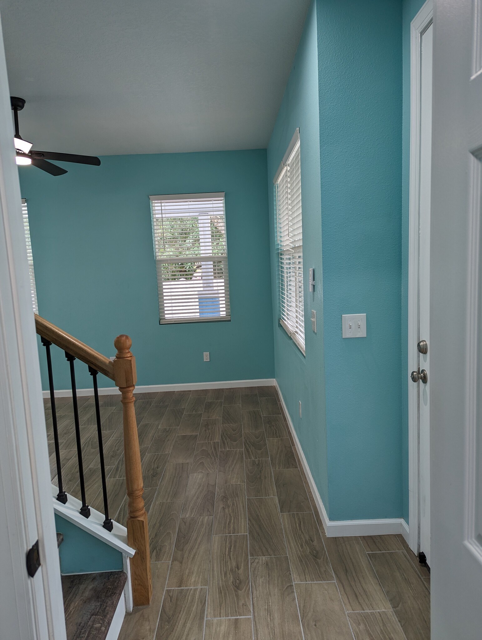 Building Photo - 2010 Seminole Blvd S