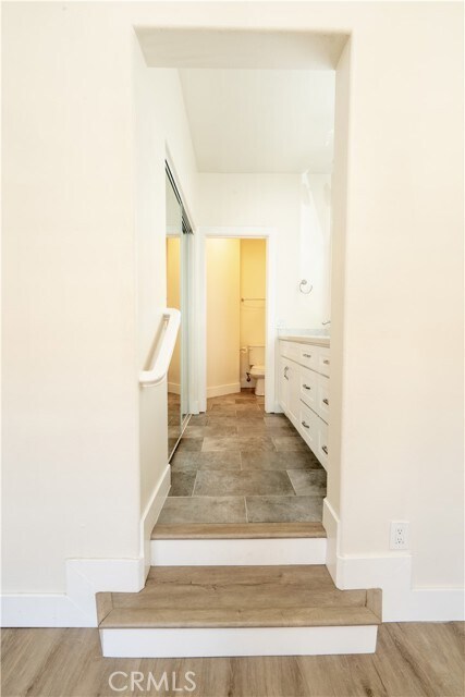 Building Photo - 99 Montana Del Lago Dr