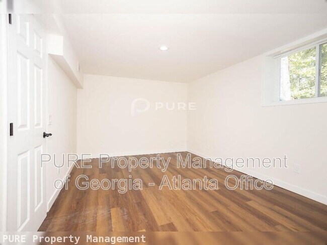 Building Photo - 1138 Gerald Pl SW