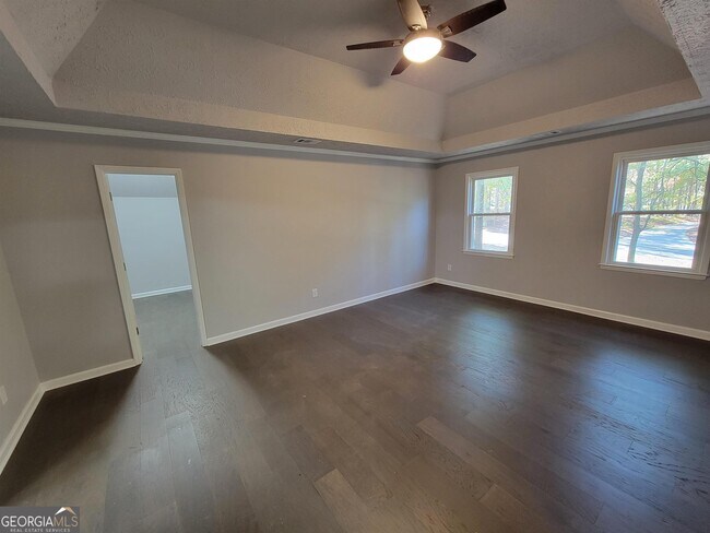 Building Photo - 260 Greenfield Cir