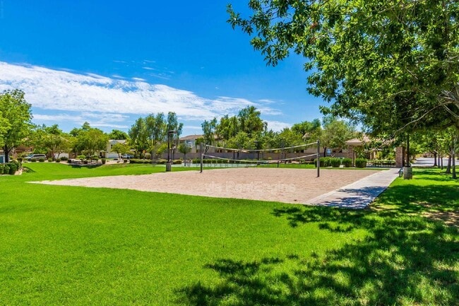 Building Photo - 1384 S Sabino Dr