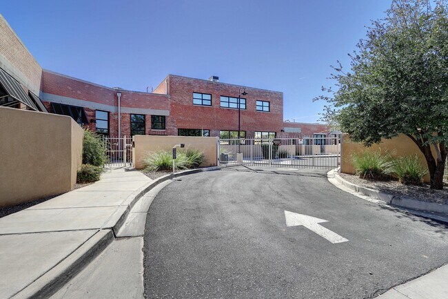 Building Photo - 1503 Central Ave