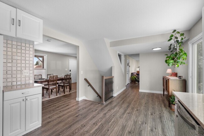 Building Photo - 15083 E 43rd Ave